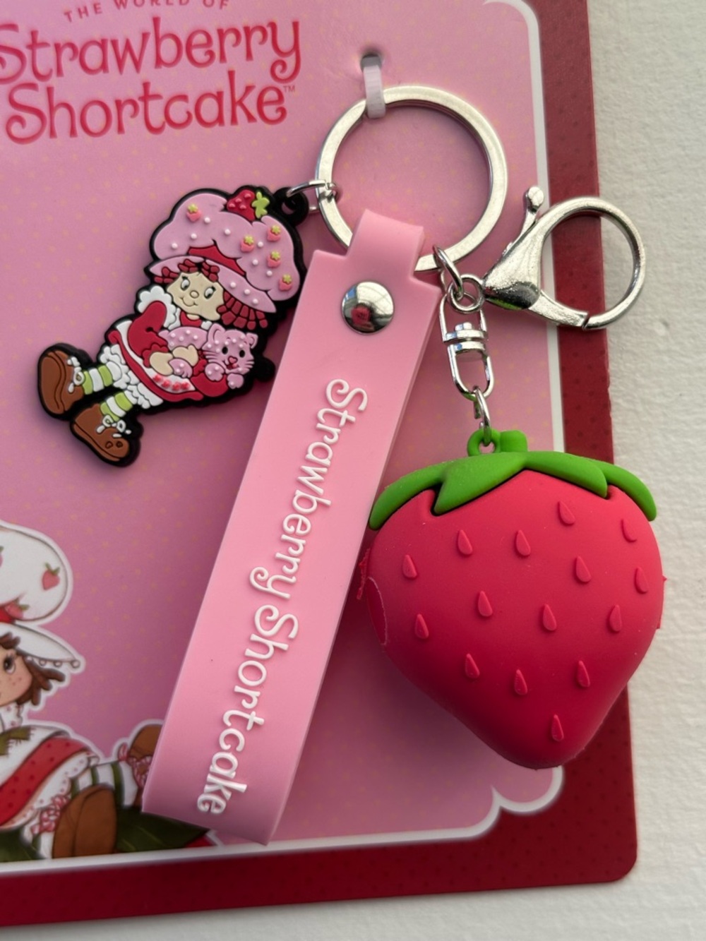 NEW Strawberry Shortcake 2-Piece Keychain Set - Picture 4 of 5